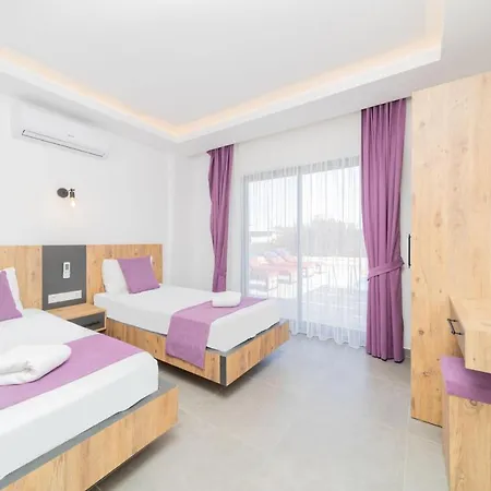 Gorgeous Private With Garden And Pool In 카스