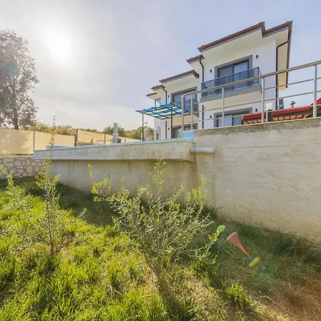Gorgeous Private With Garden And Pool In * 카스